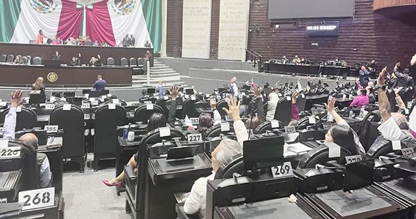 Posponen reforma que acotaría al TEPJF