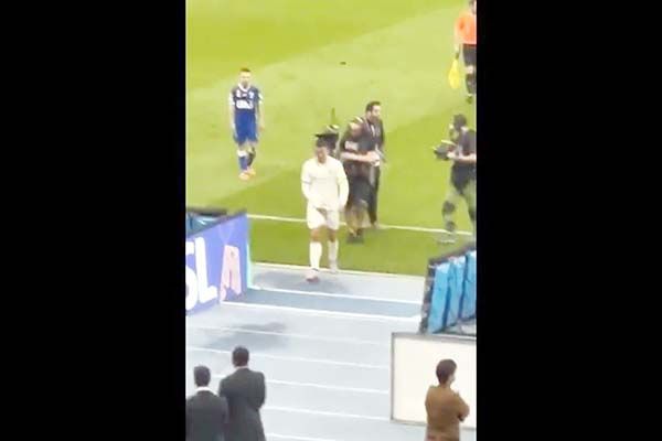 ¿Deportarán de Arabia a CR7 por agarrarse los genitales?