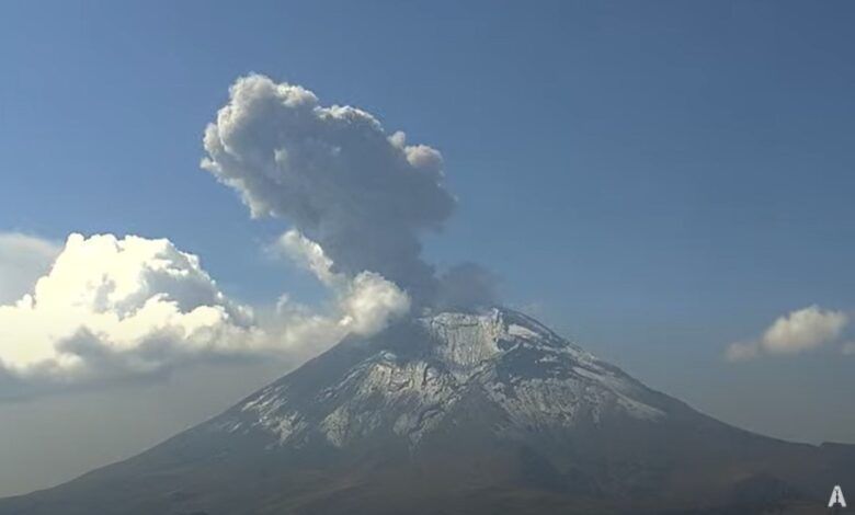 Volcán Popocatépetl amanece con explosiones este viernes