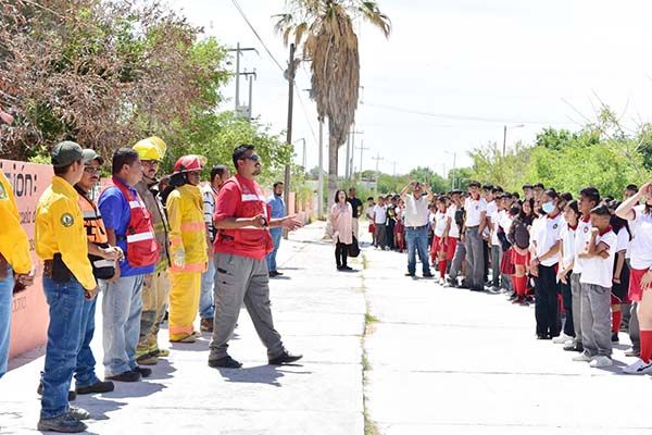Buscan crear conciencia por desastres naturales