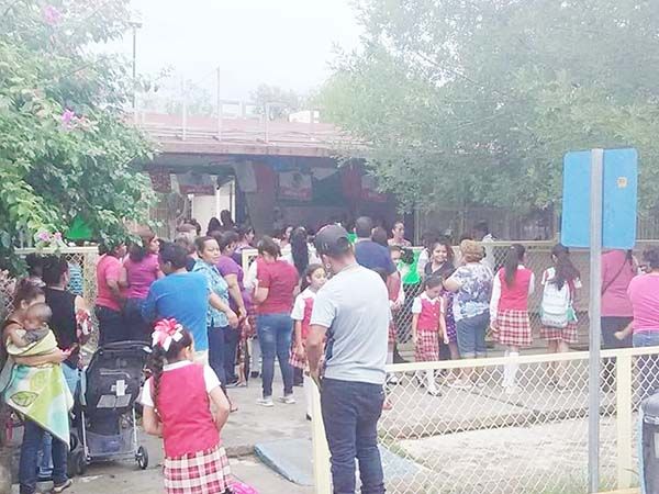 Regresan sin incidentes estudiantes a las aulas