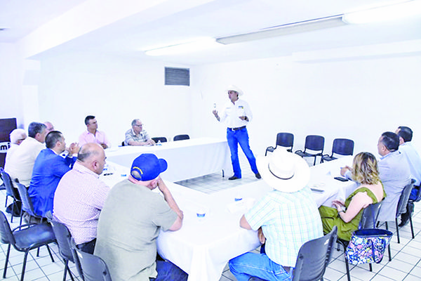 Luchará Paredes por mejora de economía
