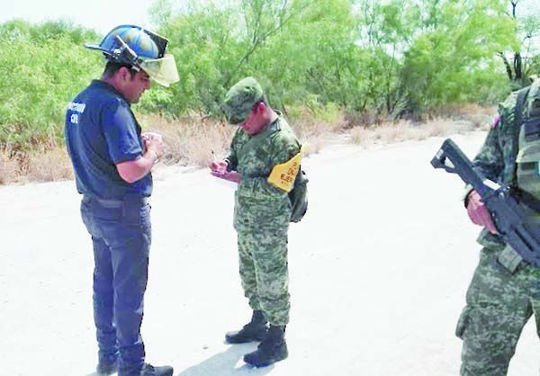 Responden bomberos a fuga de combustible