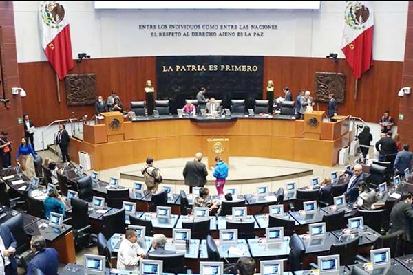 Batean morenistas a Ricardo Monreal