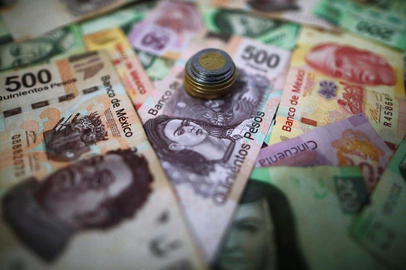 Peso ‘está de buenas’ y gana al dólar al iniciar el día