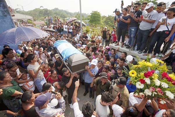 Despiden a migrantes fallecidos en incendio