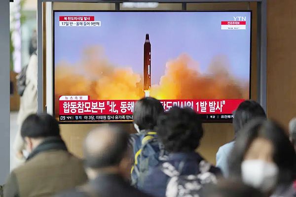Norcorea lanza misil balístico