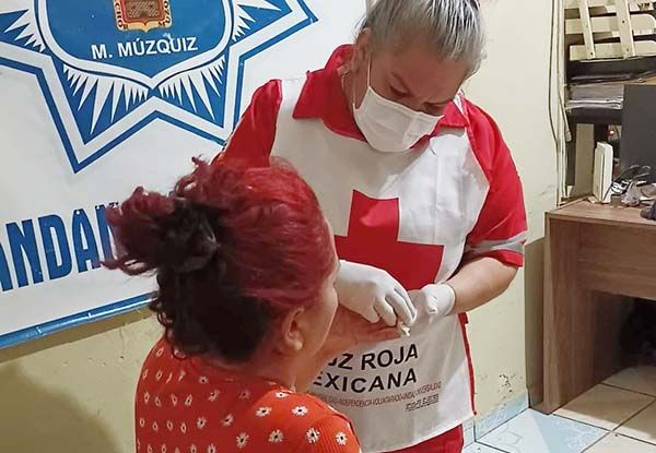 Agrede a esposa con arma punzocortante