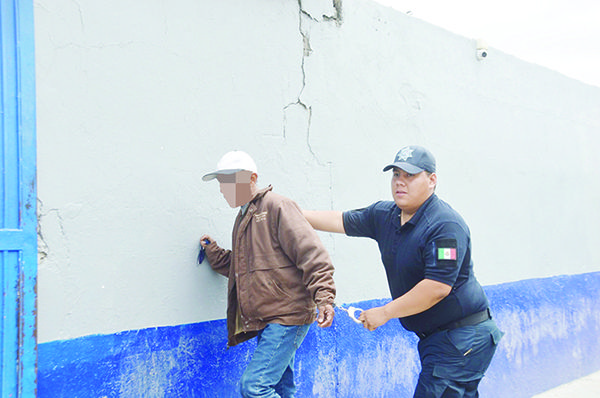 Sorprenden a sacrílego robando en el panteón