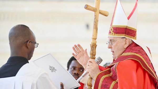 Pide Papa Intensifiquemos las oraciones por la paz