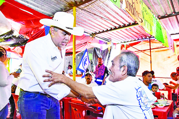 Refrenda Paredes apoyo al comercio