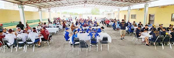 Ofrece Frontera convivio para beisbolistas foráneos