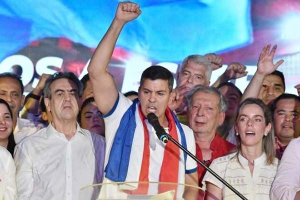 Gana Santiago Peña la presidencia de Paraguay