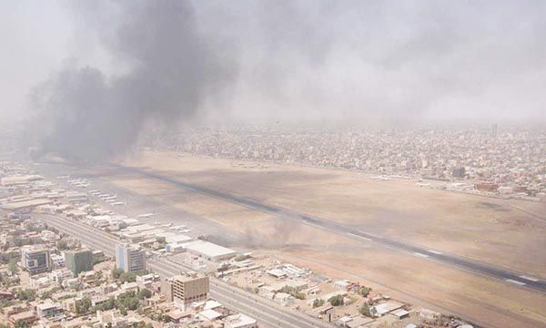 Comienzan evacuaciones en plena batalla en Sudán