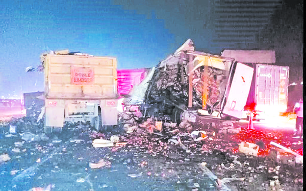 Muere trailero calcinado en Carretera a Monterrey