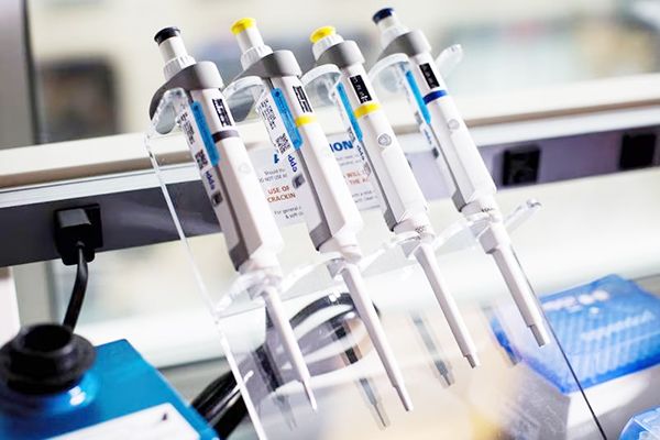 Vacuna contra el cáncer de Moderna aumenta remisión
