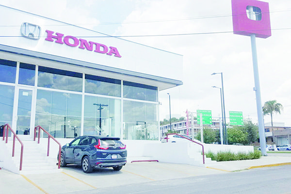 Hacen tiendas rebajas a obreros de AHMSA