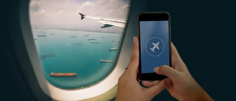 ¿Por qué hay que activar el modo avión cuando vuelas? Esta es la verdadera razón