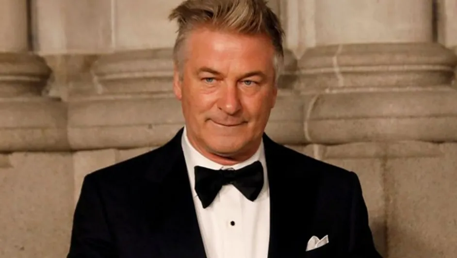 Alec Baldwin se salva; retiran cargos en su contra tras disparo mortal en filmación ‘Rust’