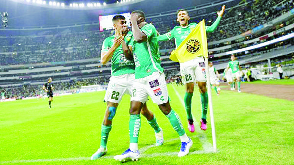 Le saca León el empate al América; polémica arbitral