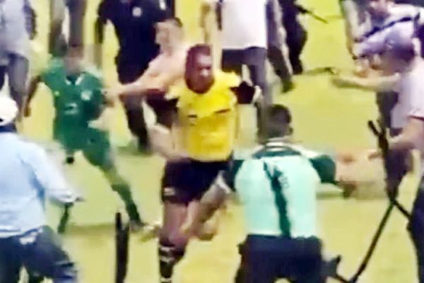 Persiguen al árbitro García Orozco en juego amateur
