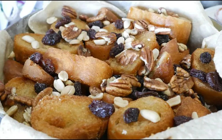 ¿Cómo preparar una rica capirotada para la Semana Santa? Te compartimos la receta