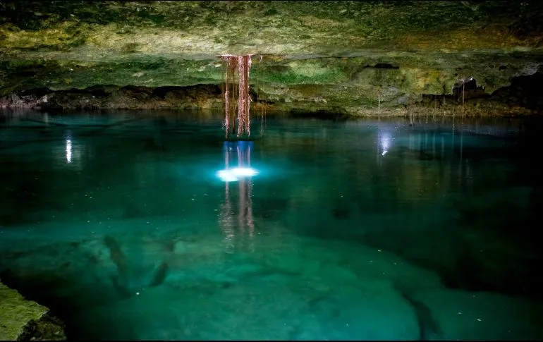 ¡Buscaban cobre y encontraron oro! Descubren cenote en el patio de su casa