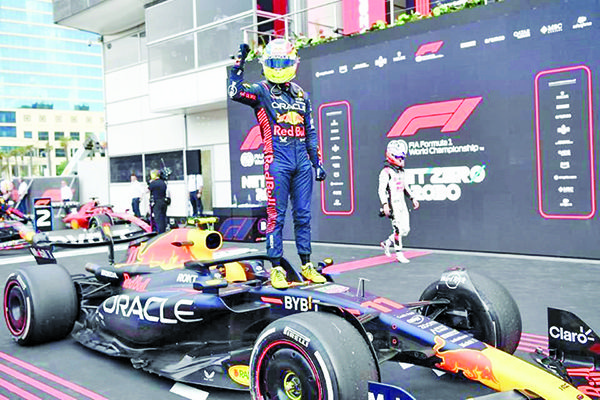 ¡Rey de las calles! Checo Pérez gana GP de Azerbaiyán