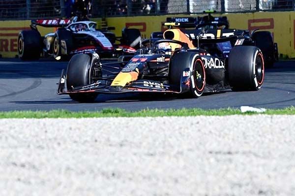 Remonta Checo Pérez 15 lugares y es sublíder del campeonato