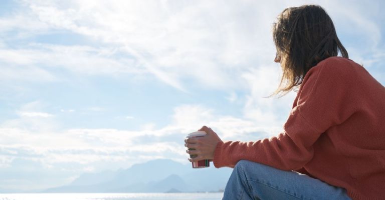 Si te sientes solo, estos consejos podrían ayudarte