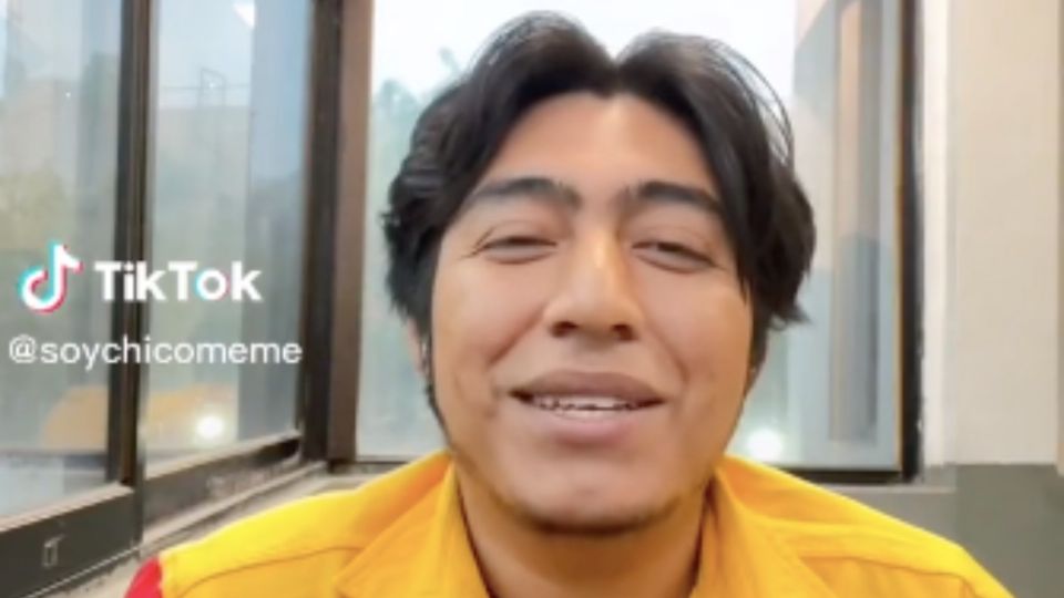 ¿Renunciarías? Joven deja su trabajo donde ganaba 60 mil pesos para probar suerte como despachador de gasolina