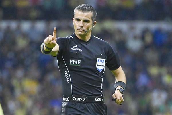 Castigan con 12 partidos al árbitro Fernando Hernández