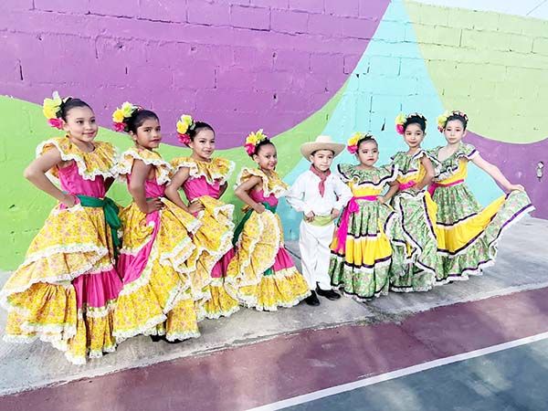 Celebra aniversario colonia 16 de abril