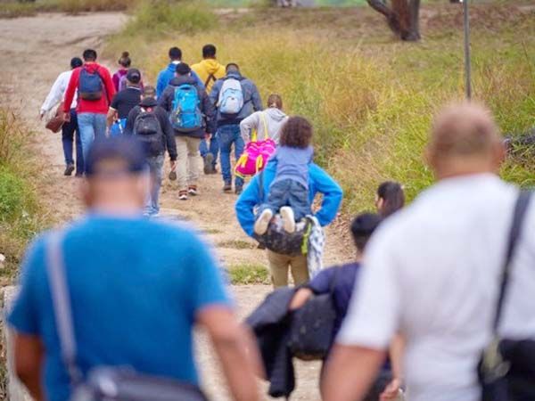 Tiene INM hacinados a migrantes en Coahuila