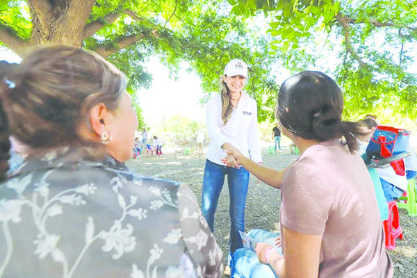 Dávalos visita General Cepeda