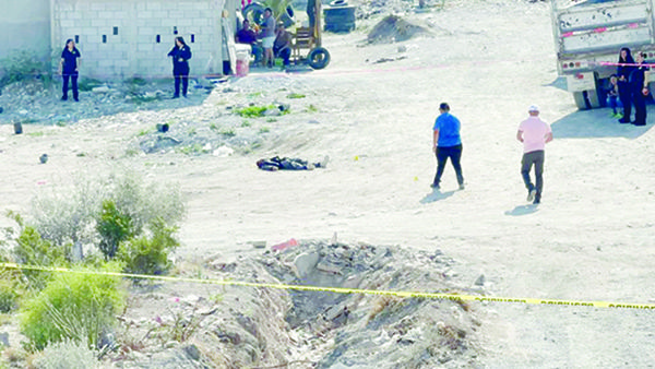 Muere joven baleado en riña