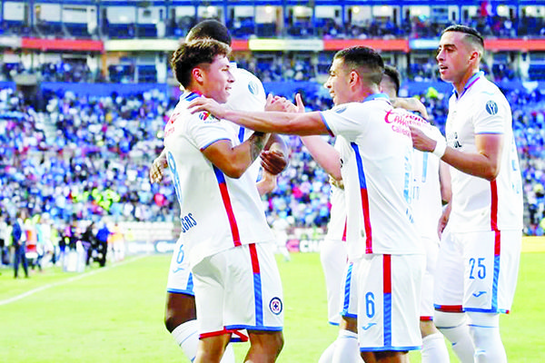Vuelve Cruz Azul al triunfo tras vencer al Pachuca