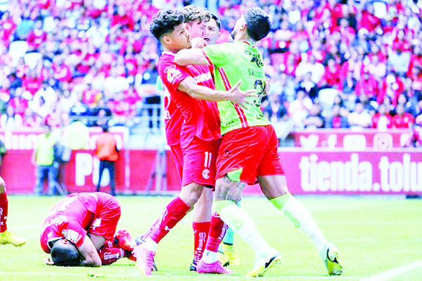 Empata Toluca con otro gol del arquero Volpi