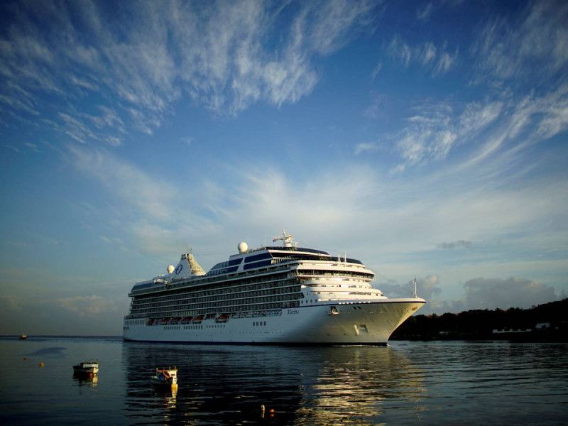 Detienen a hombre por usar cámara oculta en baño de crucero; grabó todo tipo de desnudos