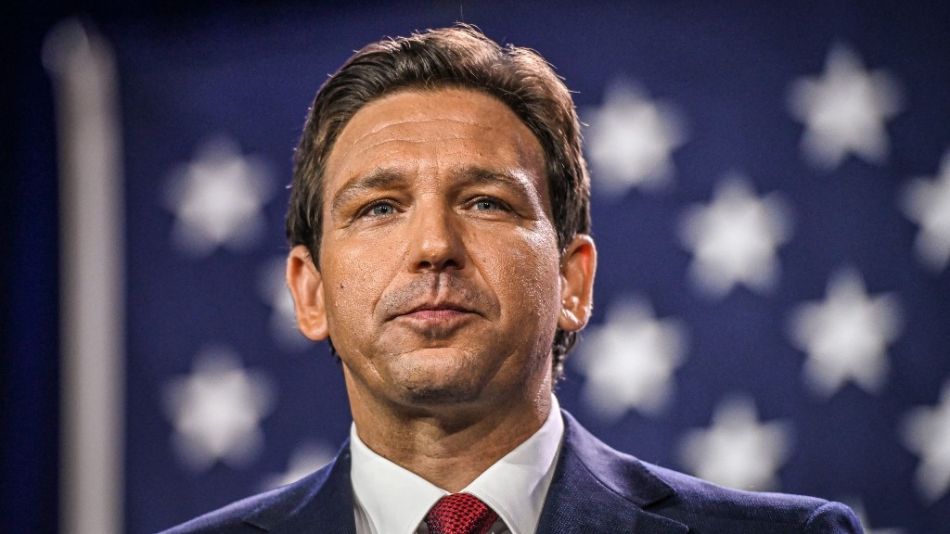 Prevén que DeSantis anuncie el miércoles su candidatura en evento con Elon Musk