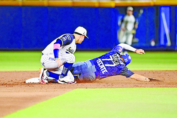 CON EL DRAMA DE LAS ENTRADAS EXTRAS, SULTANES SE ADELANTA EN GRAN DUELO.