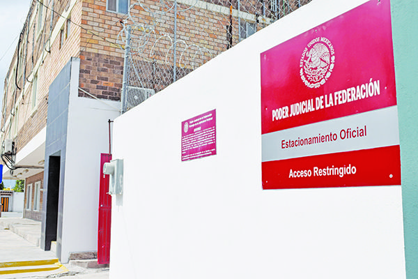 Revira CFE para tumbar demanda por 700 MDD