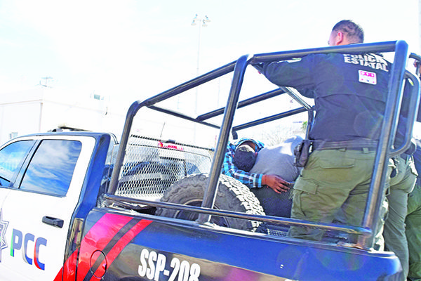 Encierran a uno por asaltar en barbería
