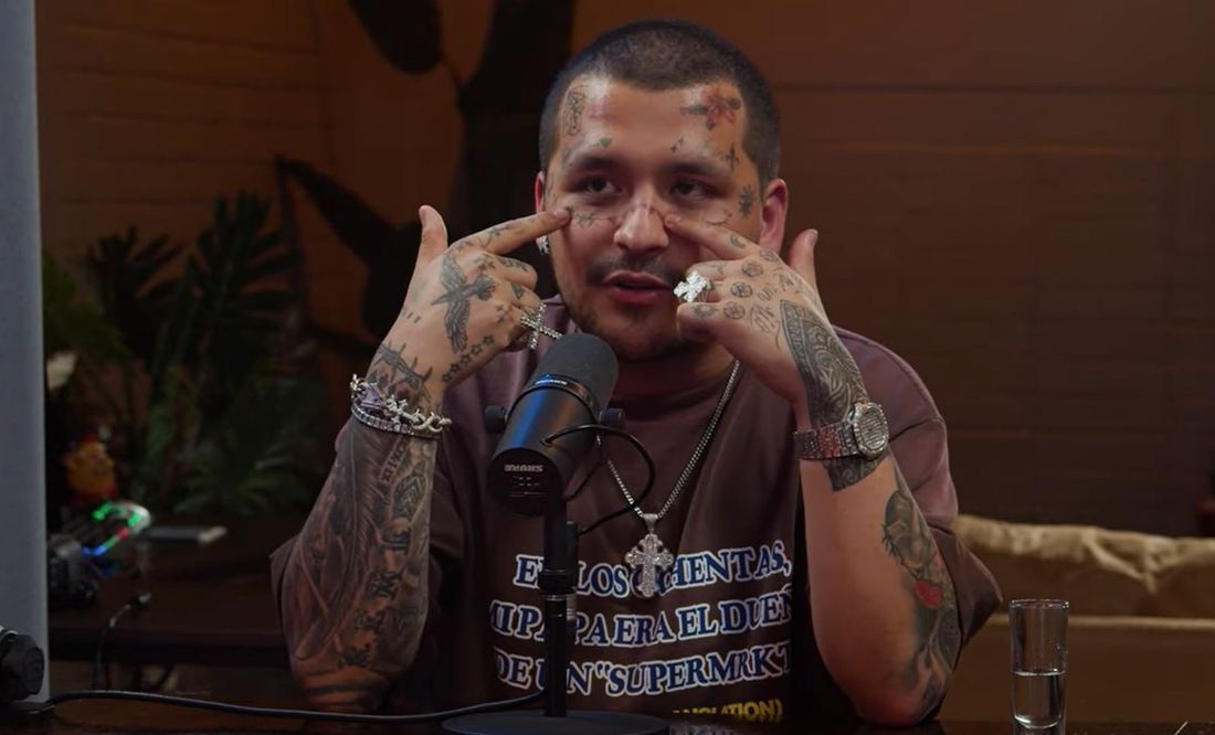 Christian Nodal sufre con las inyecciones que le ponen para borrarse los tatuajes del rostro: «es muy doloroso»