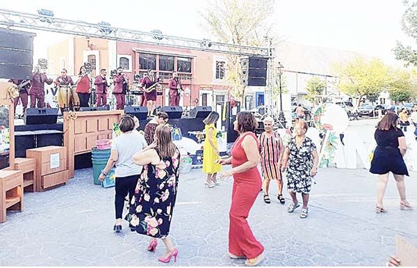 Prepara Ciénegas gran evento para las madres