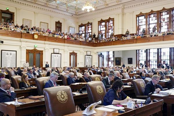 Llevan a Fiscal de Texas a juicio por sobornos