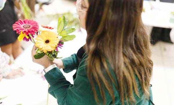 Sube costo de flores previo al 10 de mayo