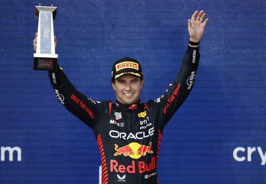 F1: Acepta Checo Pérez que la victoria de Max Verstappen «fue merecida»