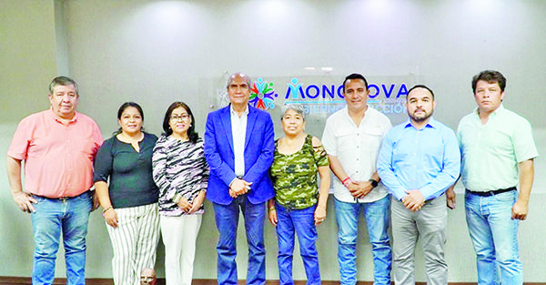 Atiende Dávila petición de colonia De las Fuentes