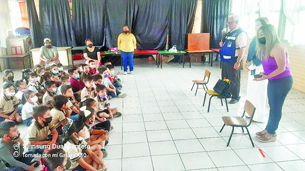 Apoya municipio a escuelas para combatir la pediculosis